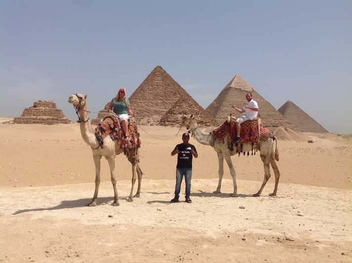 Day Tour to Giza Pyramids and Egyptian Museum